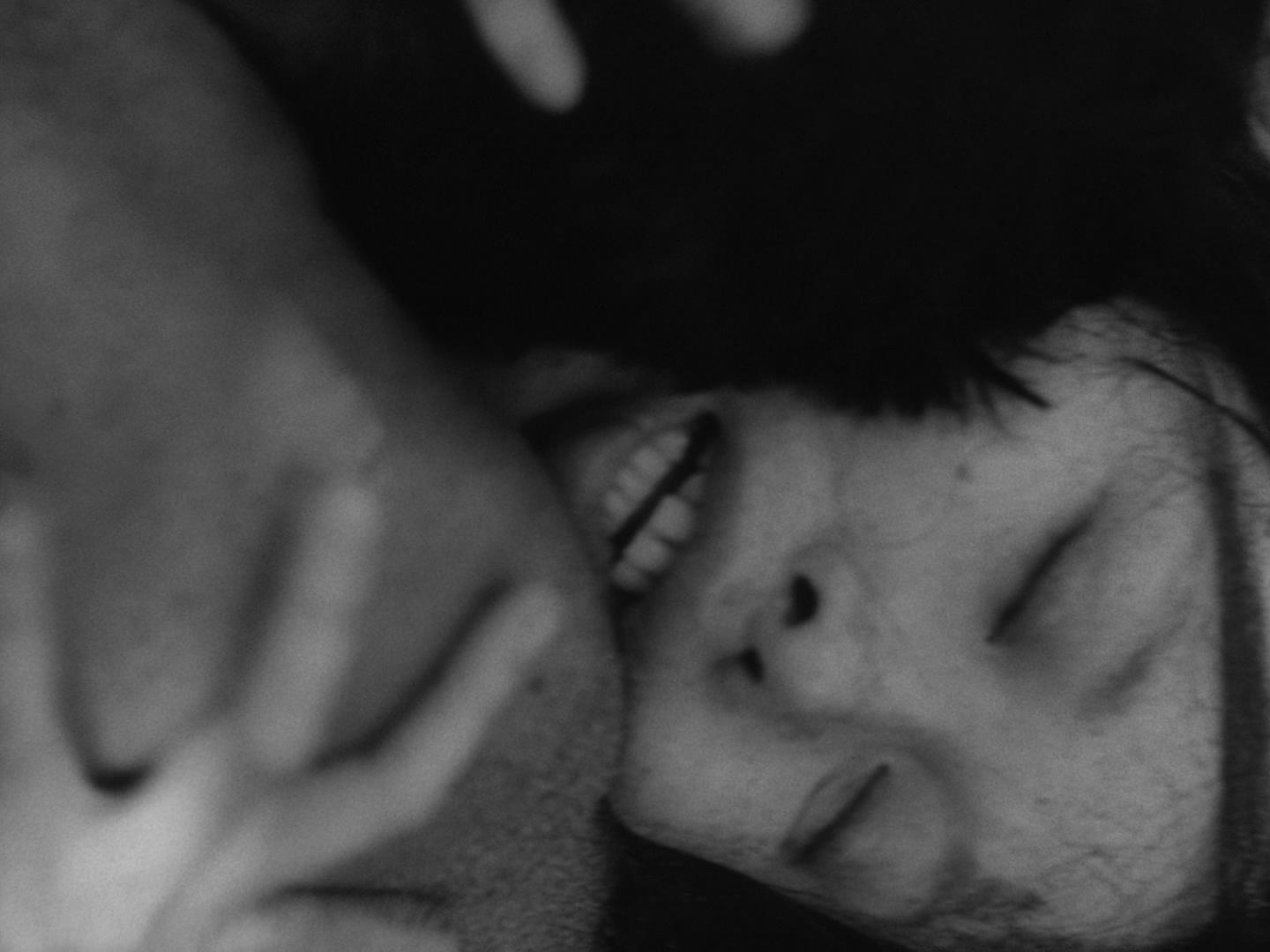 woman_in_dunes_07.jpg